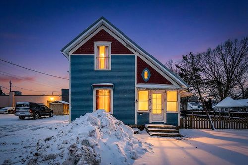 1008 Oak St, Niles, MI, 49120-2756 | Card Image