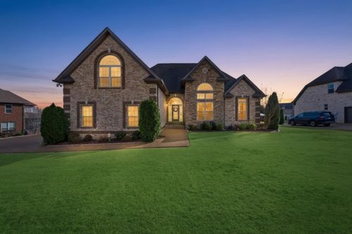 716 Farmington Dr, Lebanon, TN, 37087-8608 | Card Image