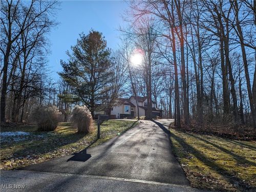 13807 Equestrian Dr, Burton, OH, 44021-9552 | Card Image