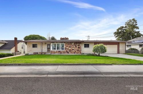 61 S Canyon St, Nampa, ID, 83651-2665 | Card Image