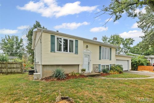 223 Bachman Ln, Godfrey, IL, 62035-2101 | Card Image