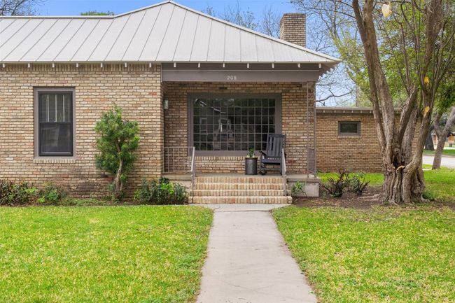 208 W 5 Th St, House other with 4 bedrooms, 3 bathrooms and 4 parking in Lampasas TX | Image 28