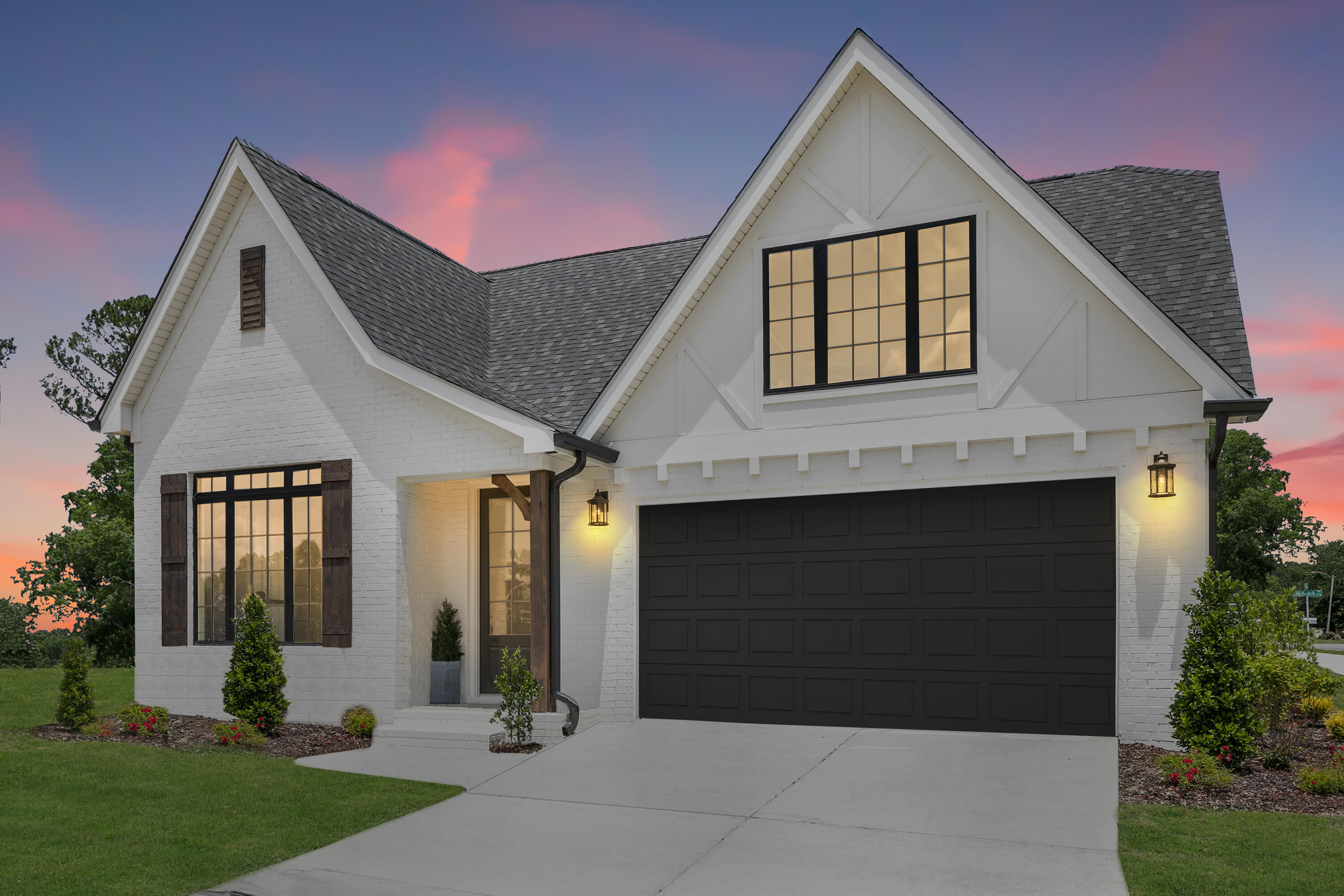 Mercedes Ln, Ooltewah, TN 37363