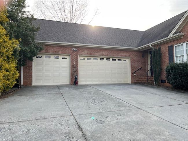 3 Car garage | Image 4