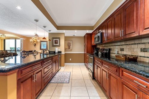 apt-e309-1915 Lavers Cir, Delray Beach, FL, 33444-7853 | Card Image