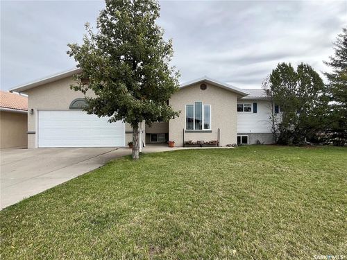 620 Griffin St, Maple Creek, SK, S0N | Card Image