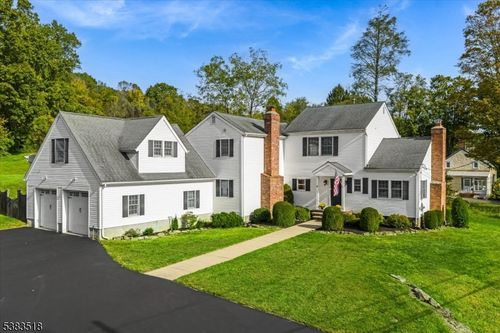 32 Parker Rd, Chester, NJ, 07930-3201 | Card Image