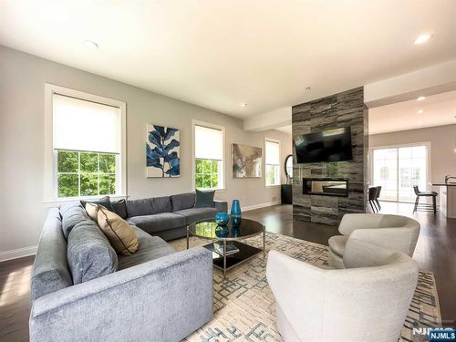 14 Parkside Ln, Teaneck, NJ, 07666-1415 | Card Image