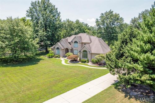 1949 Klaus Geiger Rd, Highland, IL, 62249-4525 | Card Image