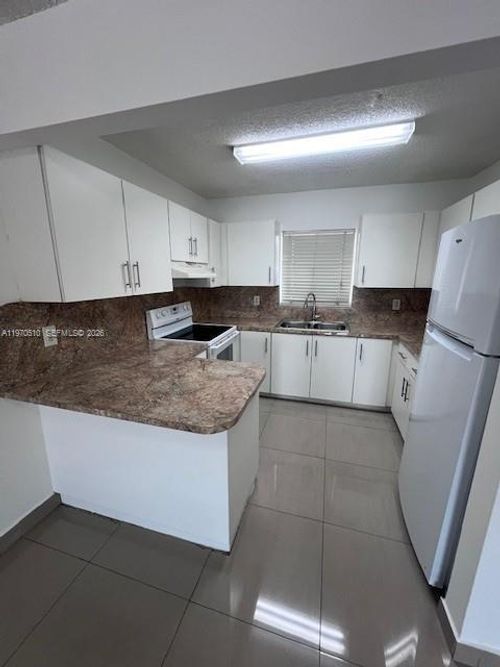 b-105-3041 W 76th St, Hialeah, FL, 33018 | Card Image