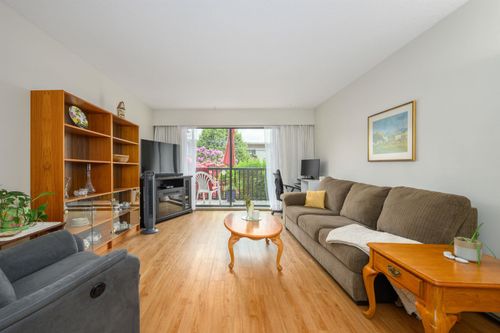 105-123 E 19th Street, North Vancouver, BC, V7L2Y9 | Card Image