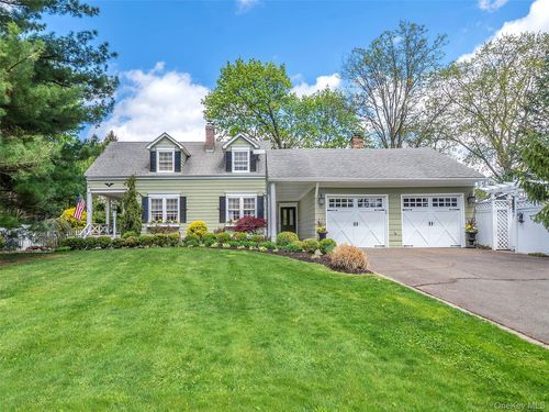 3 Duke Pl, Glen Cove, NY, 11542-3510 | Card Image