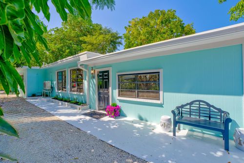100 Parker Dr, Islamorada, FL, 33036-3718 | Card Image