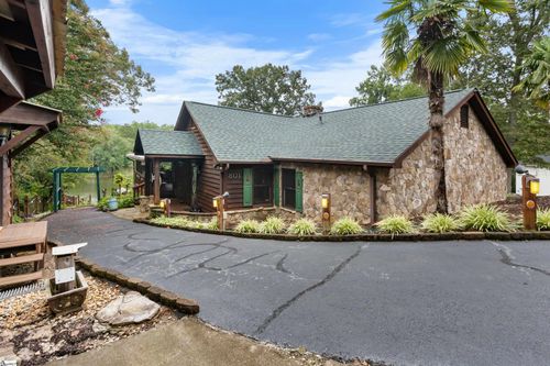 801 Mcfalls Cir, Anderson, SC, 29621-4630 | Card Image