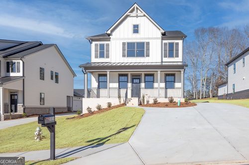 5816 Gainesville St, Flowery Branch, GA, 30542-3255 | Card Image