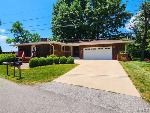 4820 Manitou Trl, Godfrey, IL, 62035-1224 | Card Image