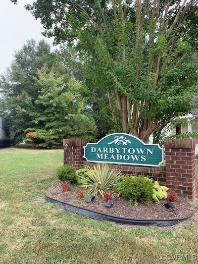 Community / neighborhood sign with a lawn | Image 2