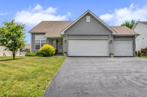 2460 Kristi Ln, Rockford, IL, 61102-2522 | Card Image