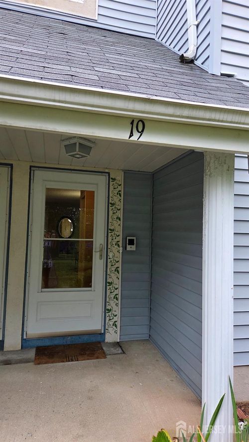 19 Tanglewood Ct, Monmouth Junction, NJ, 08852-2262 | Card Image