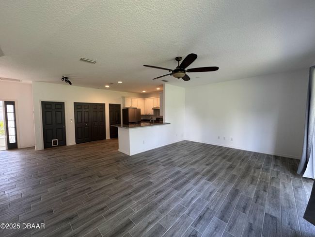 1986 Yellowfin Dr, Home with 3 bedrooms, 3 bathrooms and null parking in PORT ORANGE FL | Image 6