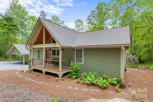 311 Feedrock Rd, Brevard, NC, 28712-9830 | Card Image