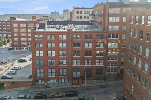 208-700 Broadway Blvd, Kansas City, MO, 64105-1505 | Card Image