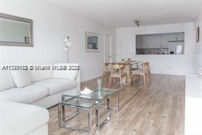 APT-1216 - 19370 Collins Ave, Condo with 3 bedrooms, 2 bathrooms and null parking in Sunny Isles Beach FL | Image 7