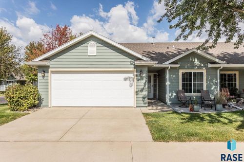 5304 W Eucalyptus Pl, Sioux Falls, SD, 57107-1092 | Card Image