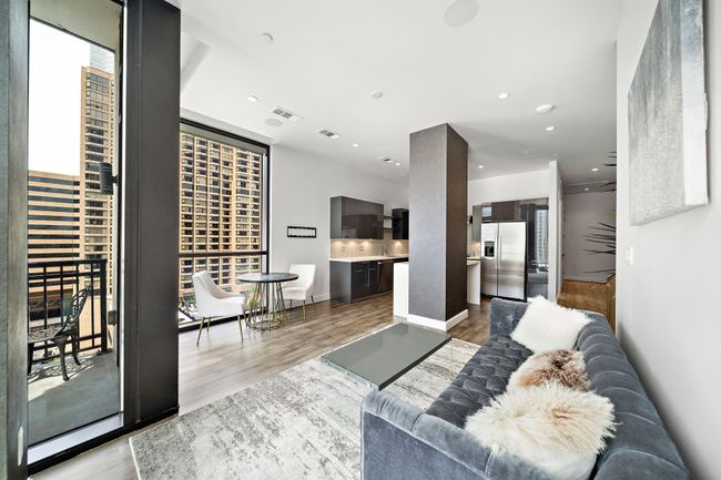 UNIT-1109 - 1211 Caroline St, Condo with 2 bedrooms, 2 bathrooms and 2 parking in Houston TX | Image 13