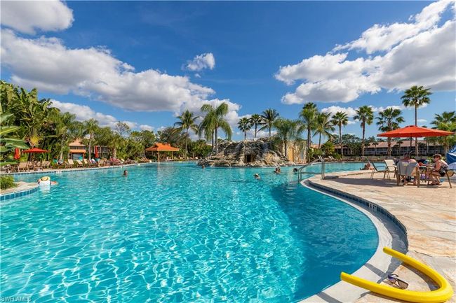APT-5401 - 1972 Cascades Dr, Condo with 3 bedrooms, 2 bathrooms and 1 parking in NAPLES FL | Image 45