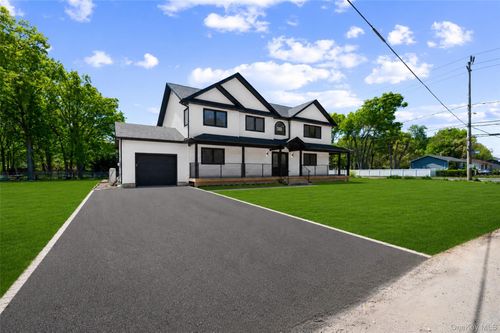 845 Islip Avenue, Islip, NY, 11722 | Card Image
