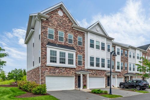 2 Gerhard Pl, Morristown, NJ, 07960-3169 | Card Image