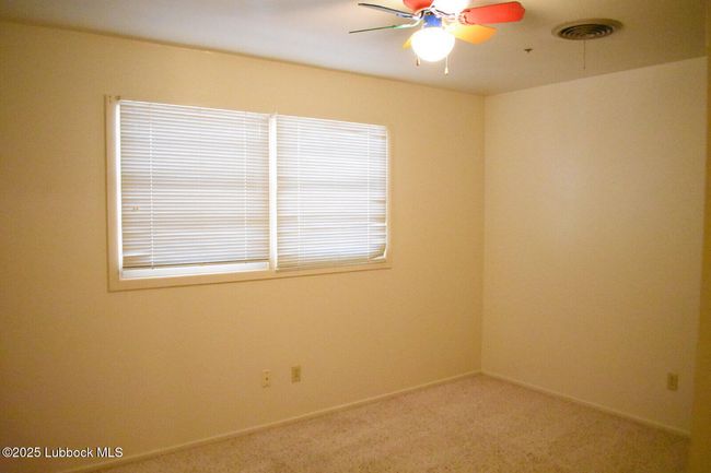 2008 54 Th St, Home with 4 bedrooms, 2 bathrooms and null parking in Lubbock TX | Image 8