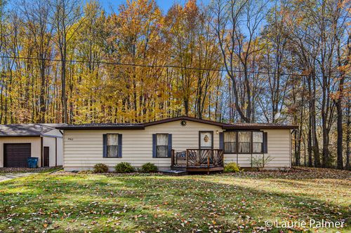 2303 Marquette Rd, Ionia, MI, 48846-9513 | Card Image