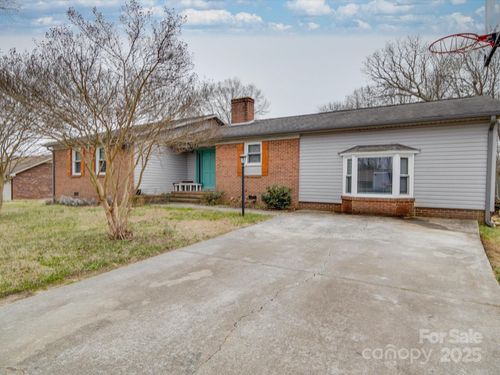 1525 Oakridge Dr, Salisbury, NC, 28146-9359 | Card Image