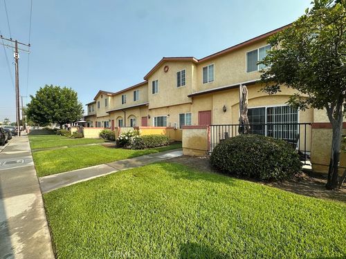 3755 E 52nd St, Maywood, CA, 90270-2103 | Card Image