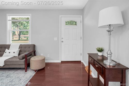 3230 Melvin Ave, Rochester Hills, MI, 48307-4857 | Card Image