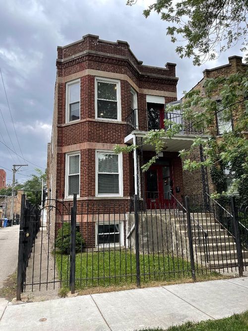2-3215 W Warner Avenue, Chicago, IL, 60618 | Card Image