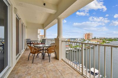 601 - 17717 Gulf Boulevard, Condo with 3 bedrooms, 3 bathrooms and null parking in Redington Shores FL | Image 3