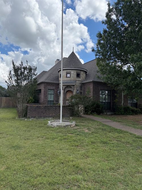 610 Vanishing Oaks Dr, Crawford, TX, 76638-3190 | Card Image