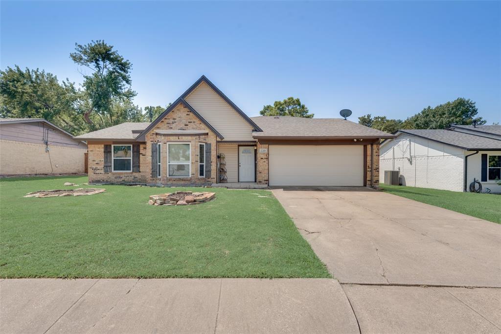Grubb Dr, Mesquite, TX 75149