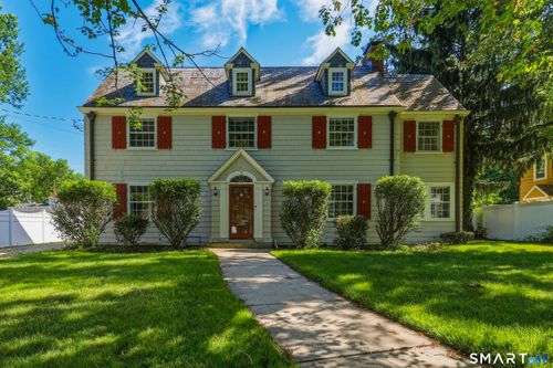 9 Bainbridge Rd, West Hartford, CT, 06119-1102 | Card Image