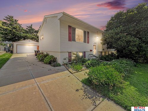 11818 Westwood Lane, Omaha, NE, 68144 | Card Image