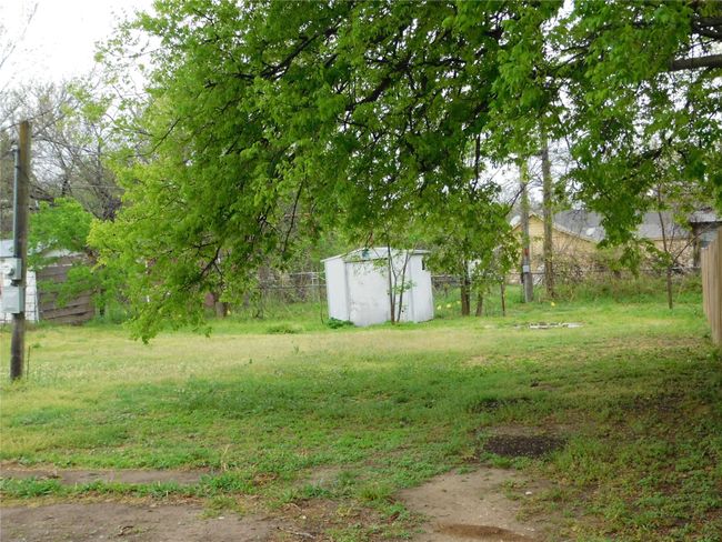 extra lot with power pole | Image 39