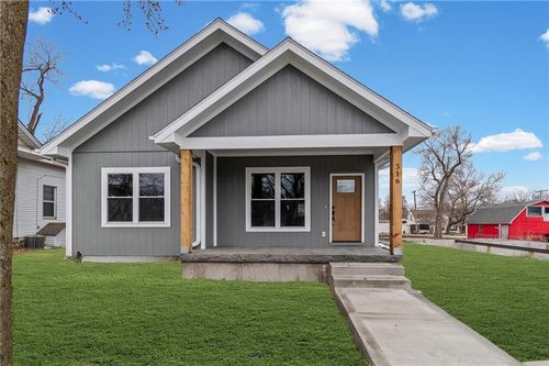 316 W 4th St, Cameron, MO, 64429-1615 | Card Image