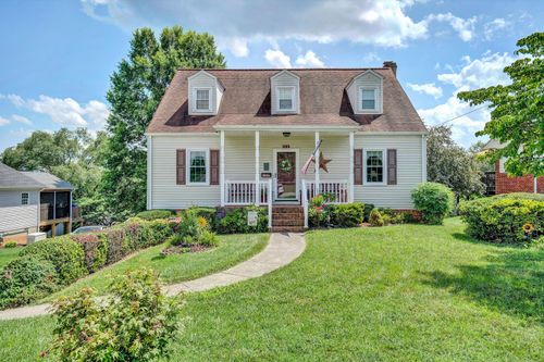 1105 Halliahurst Ave, Vinton, VA, 24179-1804 | Card Image