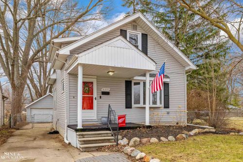 21910 Elizabeth St, Saint Clair Shores, MI, 48080-2004 | Card Image