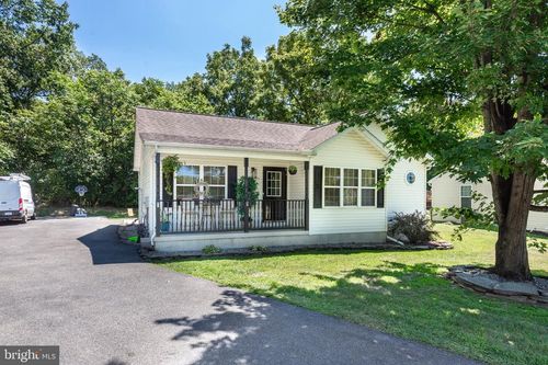17005 Newcastle Ct, WILLIAMSPORT, MD, 21795-3198 | Card Image
