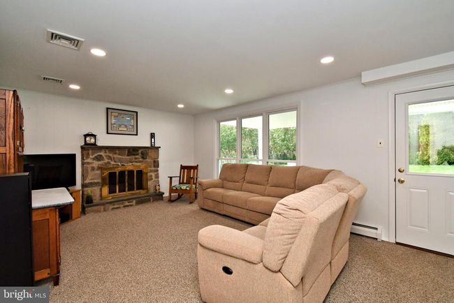 2 E Patricia Rd, House other with 3 bedrooms, 3 bathrooms and null parking in HOLLAND PA | Image 22