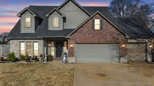 709 W 40th Street S, Sand Springs, OK, 74063 | Card Image